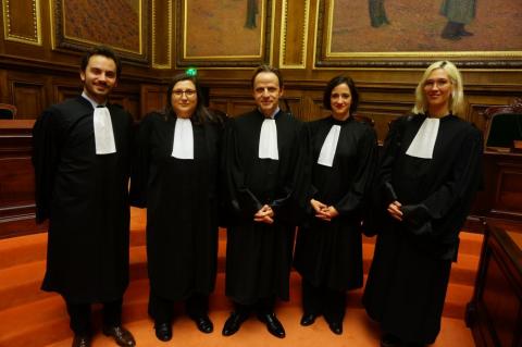 Le président Louis Boré en compagnie des secrétaires de la promotion 2017-2018